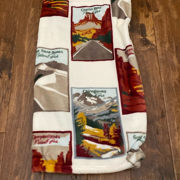 National Parks Plush Throw Blanket NEW - Picture 4 of 6